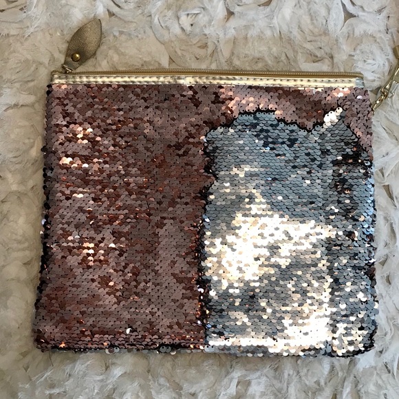 Sequin Love Clutch 💕 - Picture 3 of 5